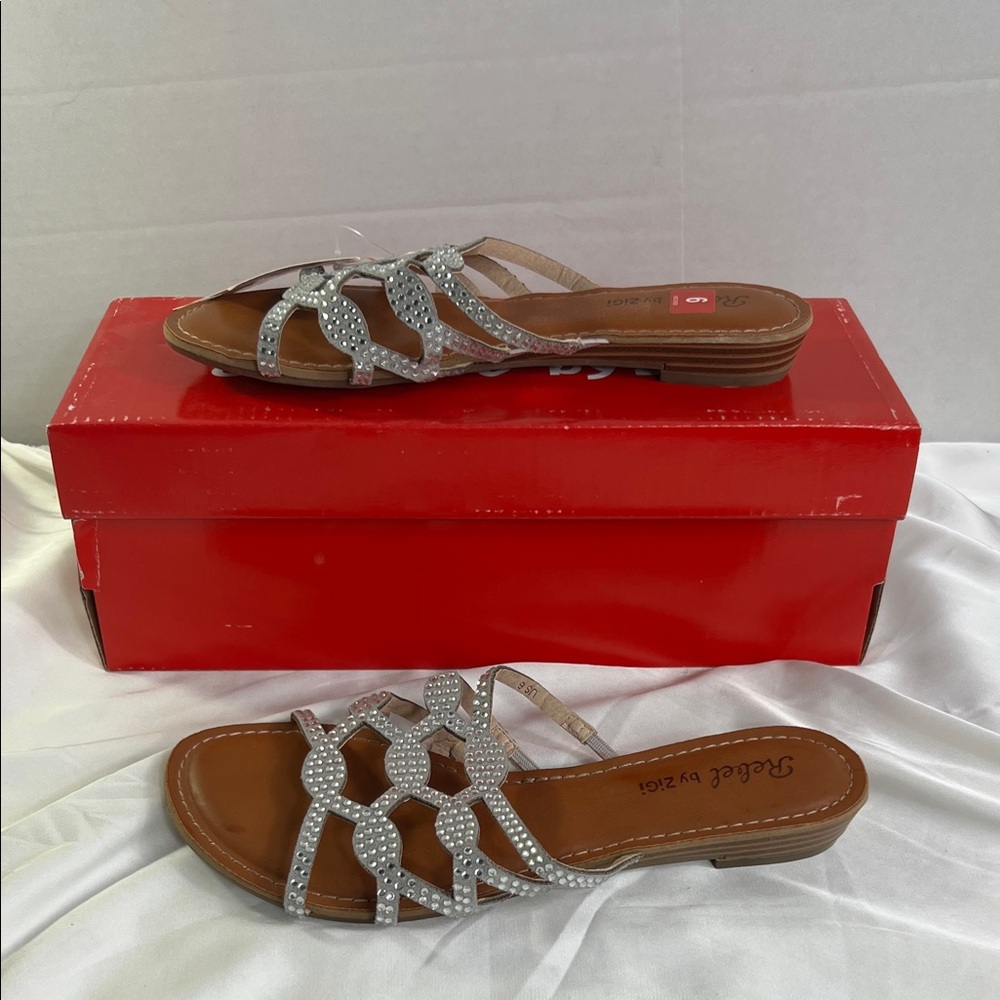 Rebel by Zigi Women’s Meera Silver Women's Sandals Size 6 M New in Box‎